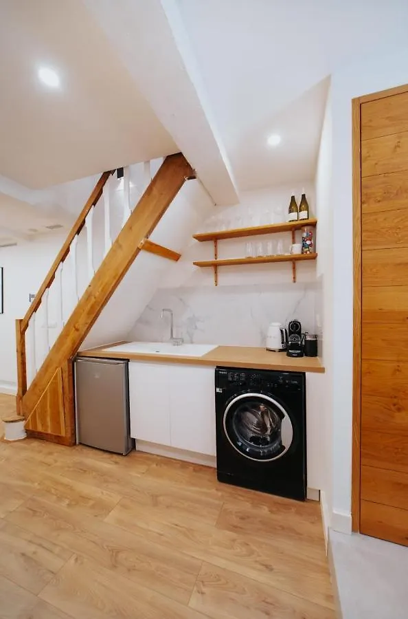 Perfect Family-Oriented And Renovated Townhouse In The Old Antibesアパートメント 0*, アンティーブ