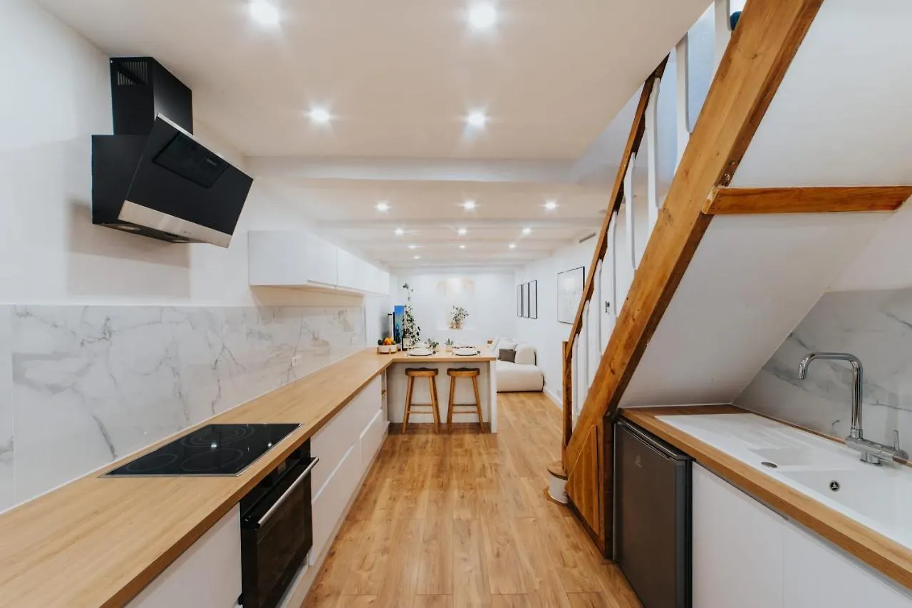 Perfect Family-Oriented And Renovated Townhouse In The Old Antibesアパートメント 0*, アンティーブ フランス