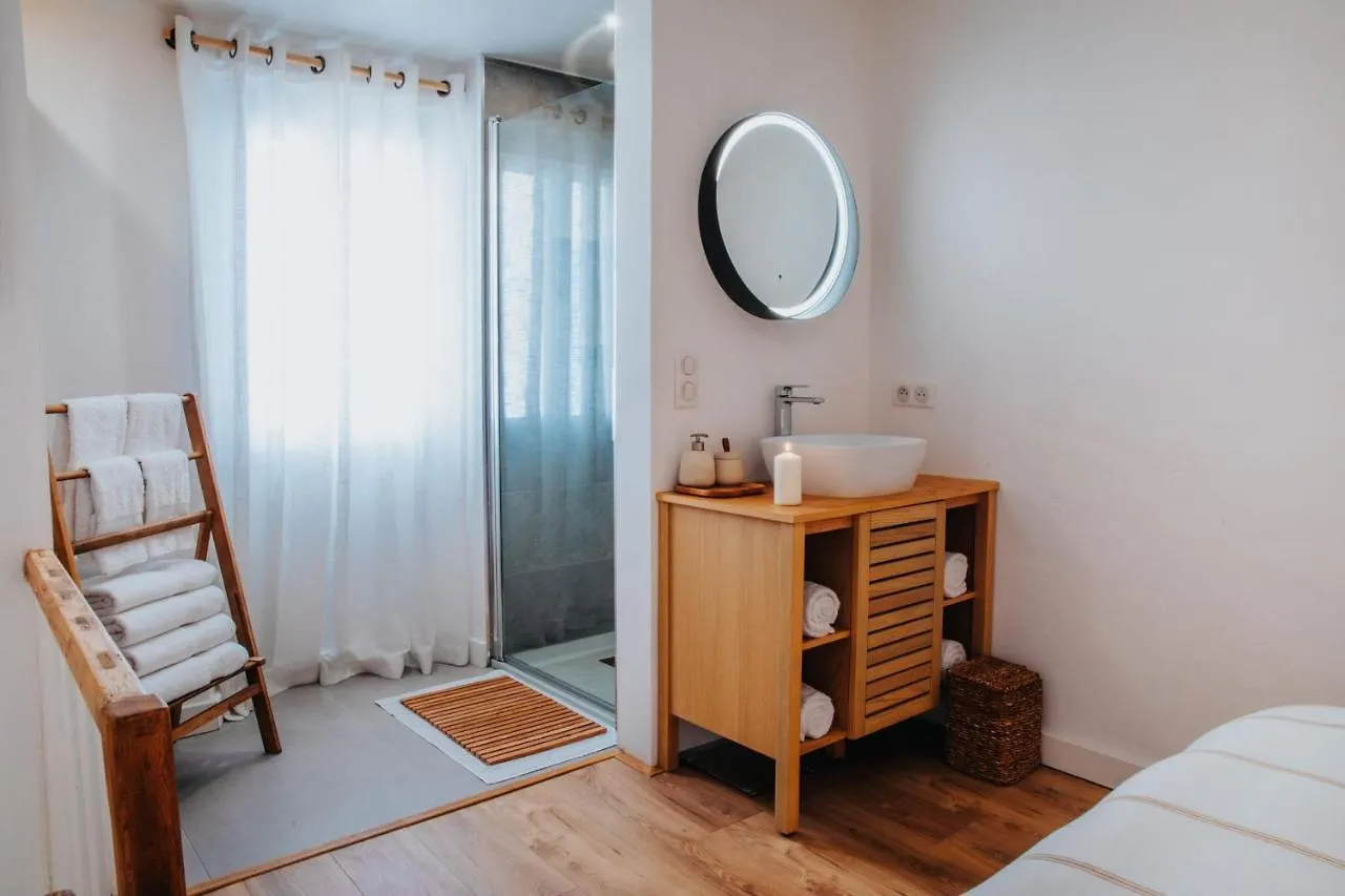 Perfect Family-Oriented And Renovated Townhouse In The Old Antibesアパートメント アンティーブ